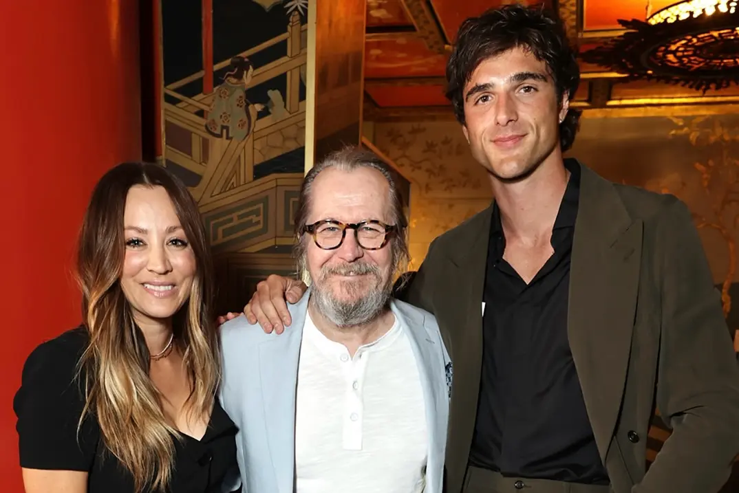 En agosto, junto a Gary Oldman y Jacob&nbsp;Elordi.