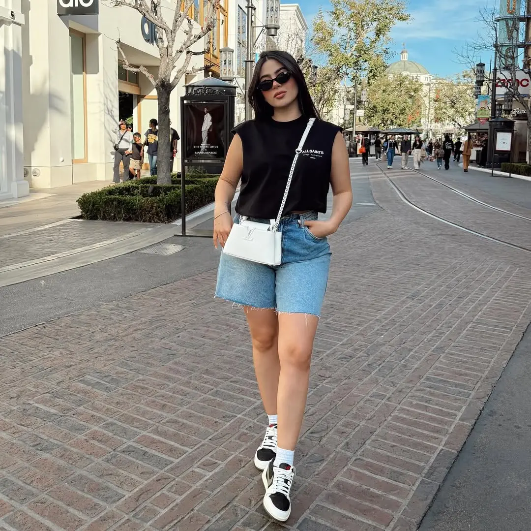 También ha estado envuelta en algunas polémicas en redes. 