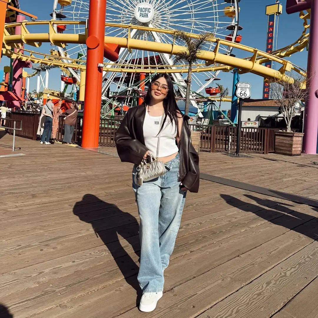 Su gusto por la moda la llevó a emprender y crear su propia boutique, la cual lleva su nombre.