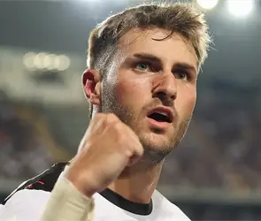 En Italia sospechan de la lesi&oacute;n de Santiago Gimenez