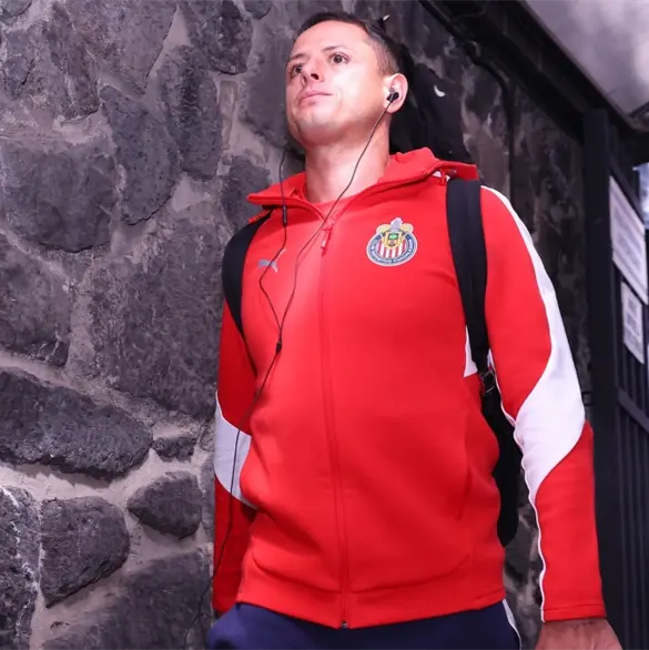 Chivas realiza pruebas médicas y sorprenden con el reemplazo de Chicharito Chivas realiza pruebas médicas y sorprenden con el reemplazo de Chicharito