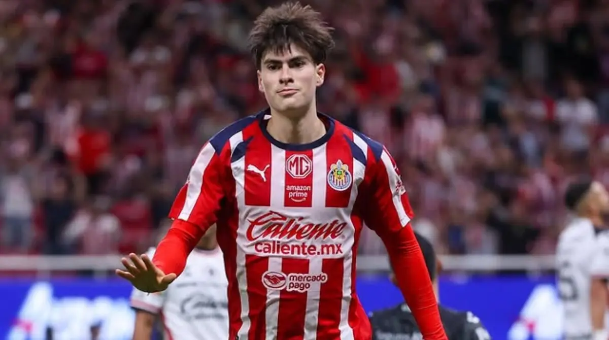  Armando González renueva con Chivas con peculiares cláusulas 