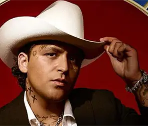 Nodal en medio de pol&eacute;mica por supuesta infidelidad con violinista