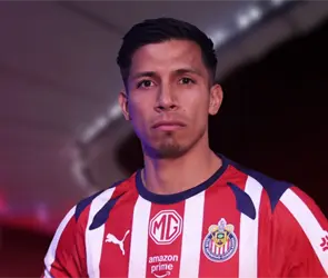 Chivas le da la bienvenida al "Cuate" Sep&uacute;lveda para el Clausura 2026