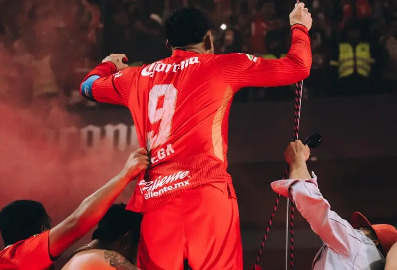 Alexis Vega genera polémica por sus festejos del bicampeonato Alexis Vega genera polémica por sus festejos del bicampeonato