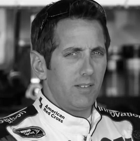 Greg Biffle, excampe&oacute;n de Nascar, muere en accidente a&eacute;reo