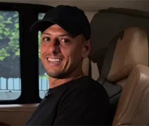 Chicharito fichar&iacute;a con televisora para 2026