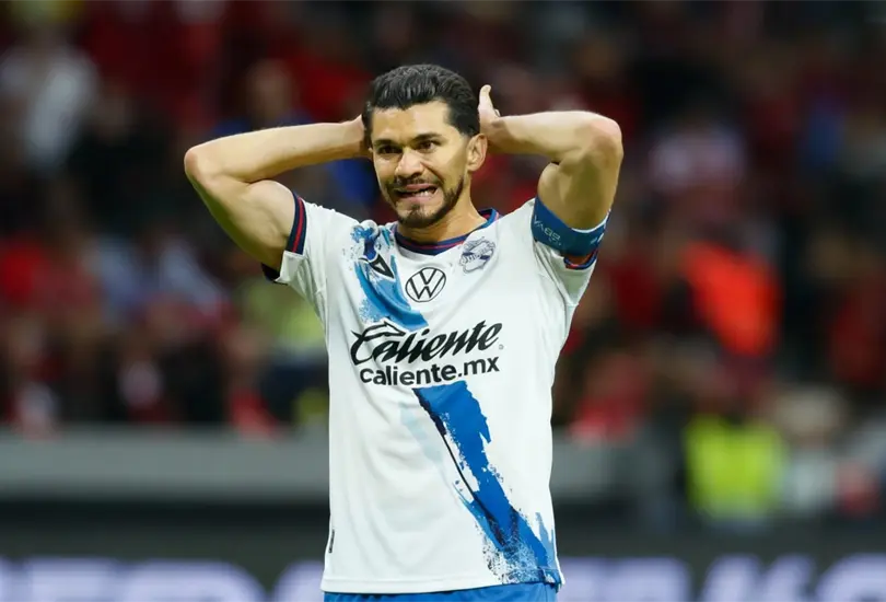 Henry Mart&iacute;n atraviesa un momento complicado en el Am&eacute;rica y, seg&uacute;n versiones, el Puebla analiza ficharlo rumbo al pr&oacute;ximo torneo.