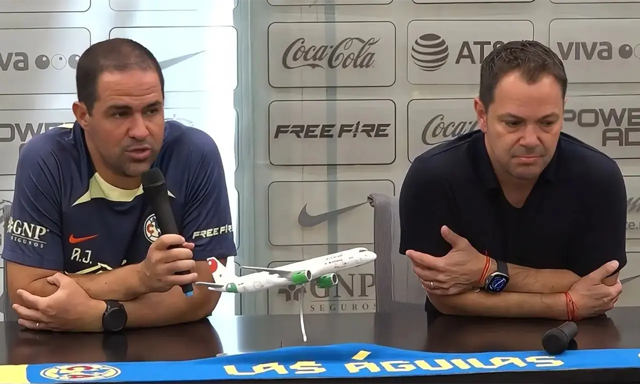  El América sigue sin anunciar refuerzos pese a venir de un año de fracasos. La afición apunta a Santiago Baños y exige movimientos inmediatos. 