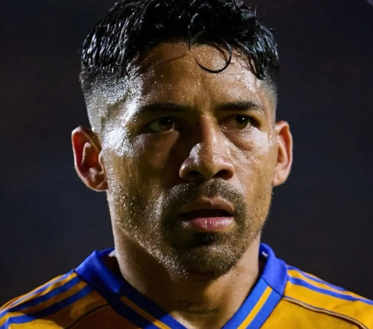  Aquino se despide al borde del llanto 