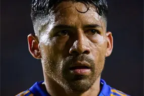 &iquest;Indirecta a Pizarro? Aquino se despide de Tigres al borde del llanto