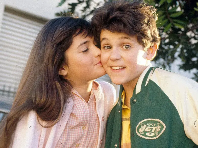 El primer beso entre Kevin y Winnie fue también el primer beso real de Fred Savage y Danica McKellar. Él tenía 11 años y ella 12.