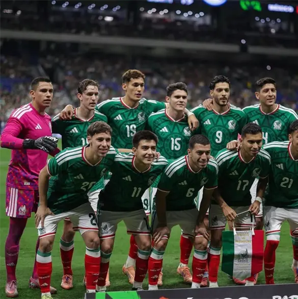 Ni Raúl ni Edson, dan a conocer al mejor jugador de la Selección Mexicana Ni Raúl ni Edson, dan a conocer al mejor jugador de la Selección Mexicana