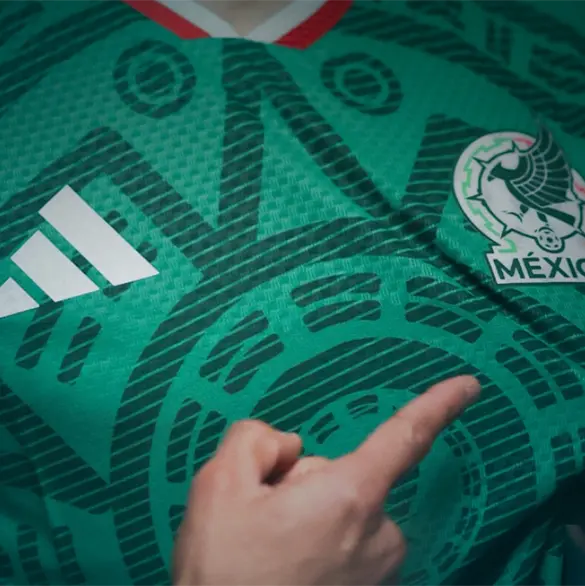 Filtran lo que pag&oacute; Adidas al INAH por la playera de la Selecci&oacute;n Mexicana