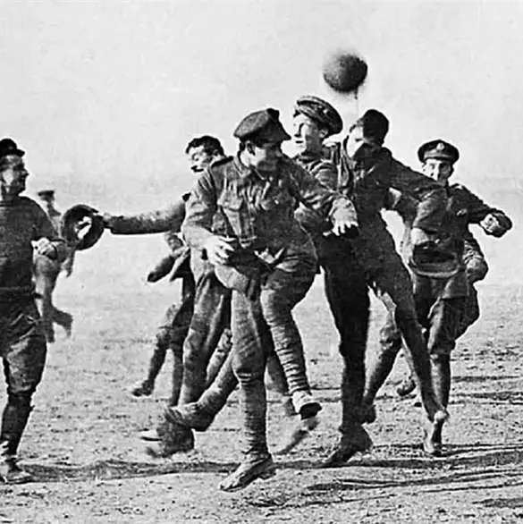 La Tregua de Navidad: El partido que unió a soldados enemigos