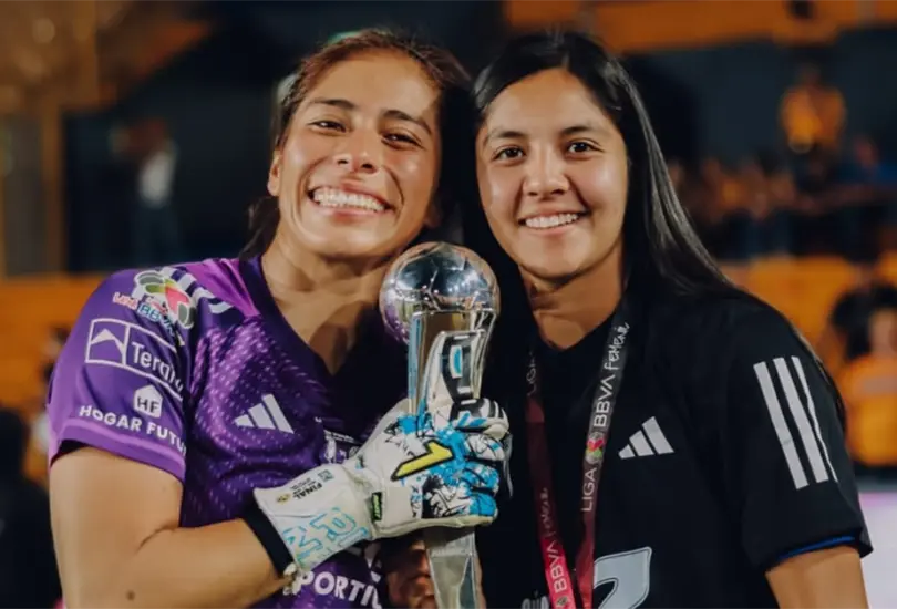 Alison Gonz&aacute;lez y Ceci Santiago anuncian su matrimonio