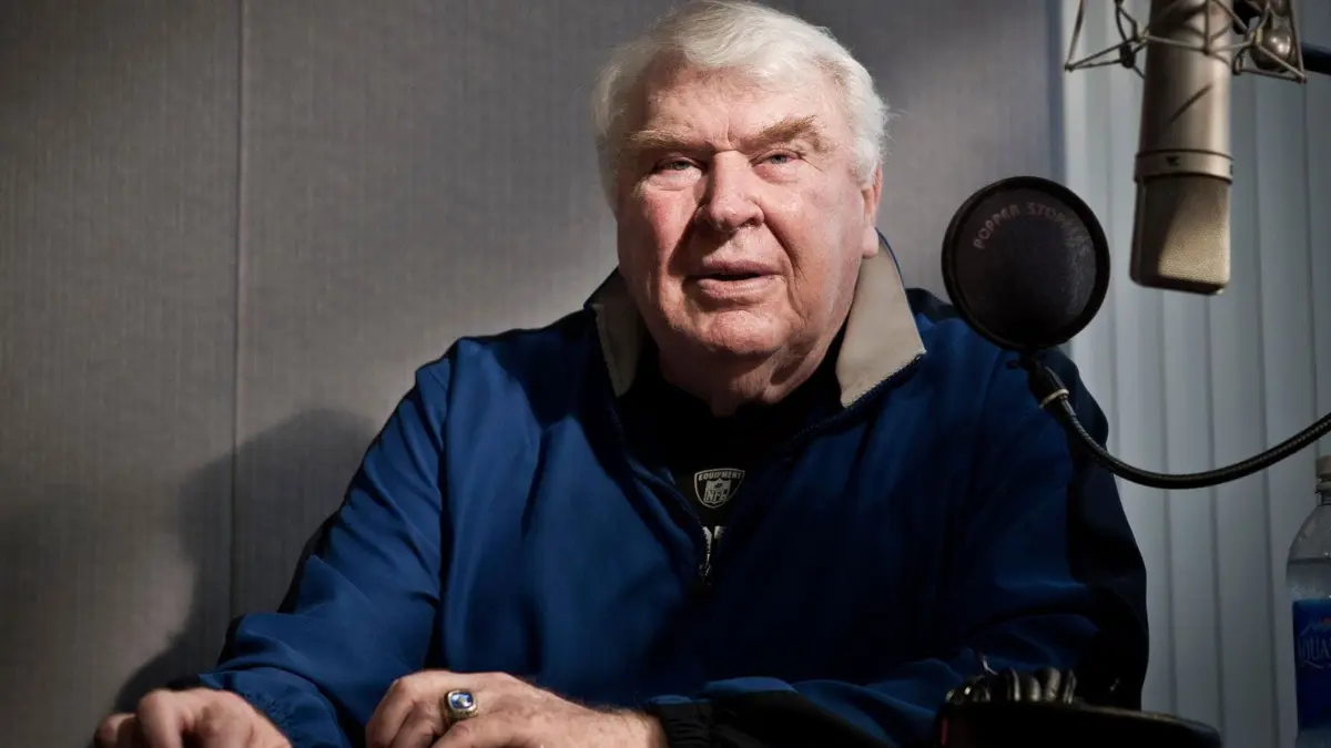  John Madden en su etapa de comentarista. 