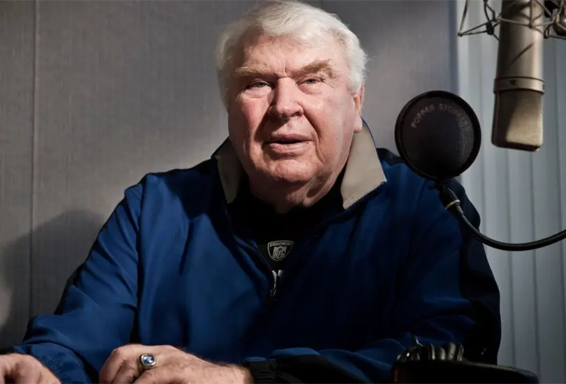 John Madden en su etapa de comentarista.