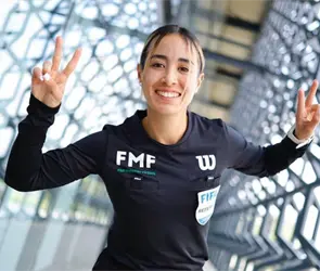 Katia Itzel Garc&iacute;a en el top 10 mundial: es la sexta mejor &aacute;rbitra del 2025