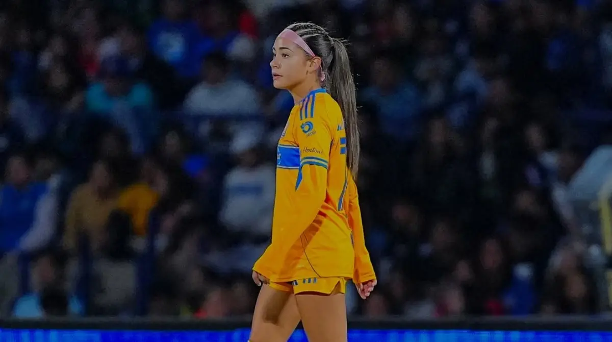 Mia ahora brillar&aacute; por la lateral de las Amazonas