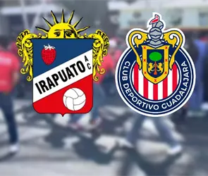 (VIDEO) Brutal campal entre barras antes del Irapuato vs Chivas