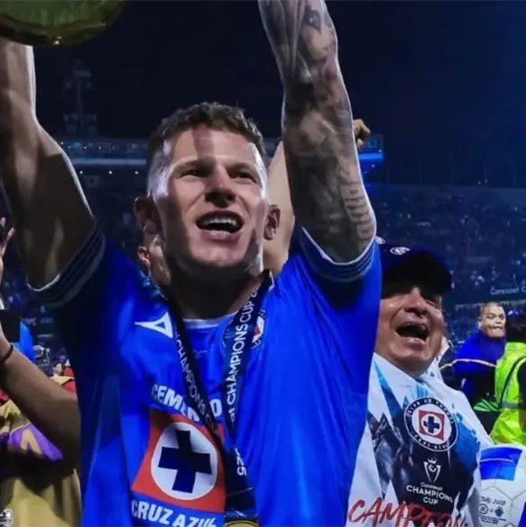 Novela en Cruz Azul, el gesto de Bogusz tras no presentarse a pretemporada