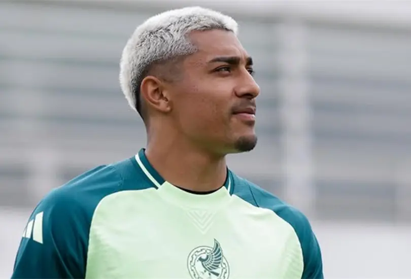 Julián Araujo busca tener minutos para ser convocado para el Mundial 2026 Julián Araujo busca tener minutos para ser convocado para el Mundial 2026