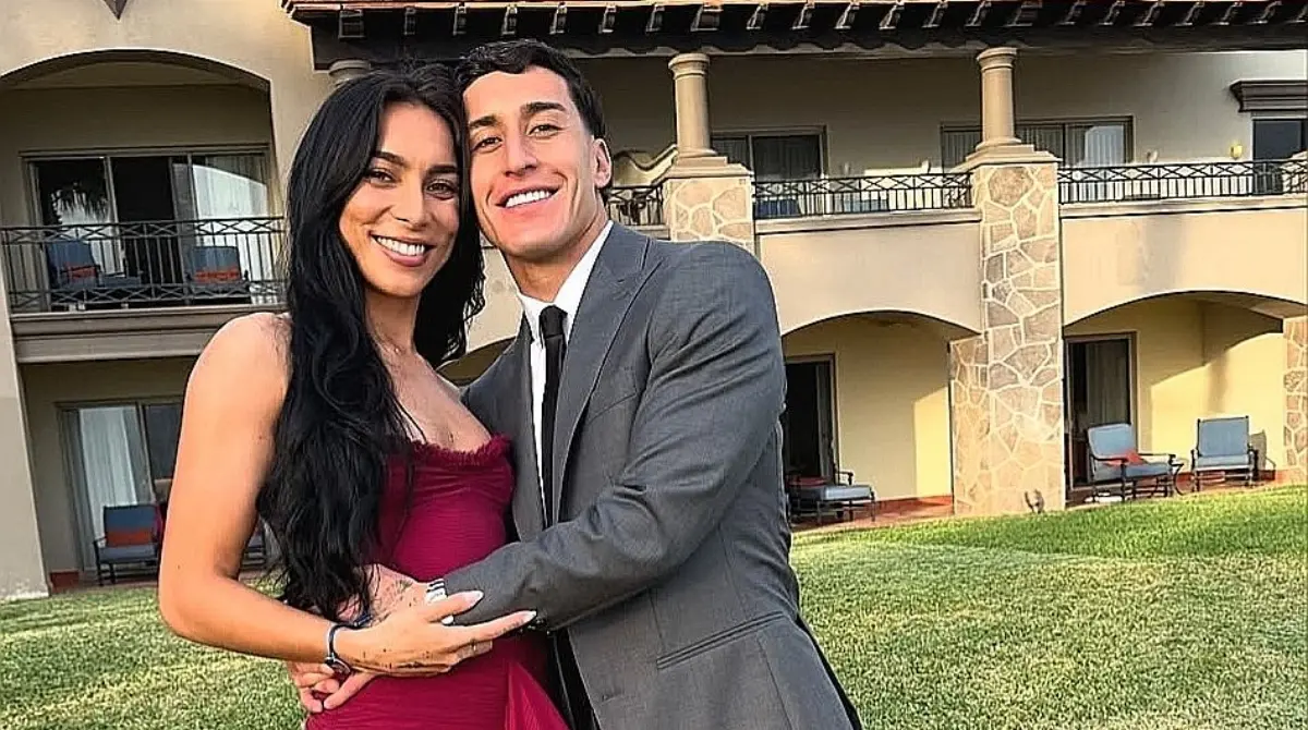  Zendejas y Sabrina siguen juntos 