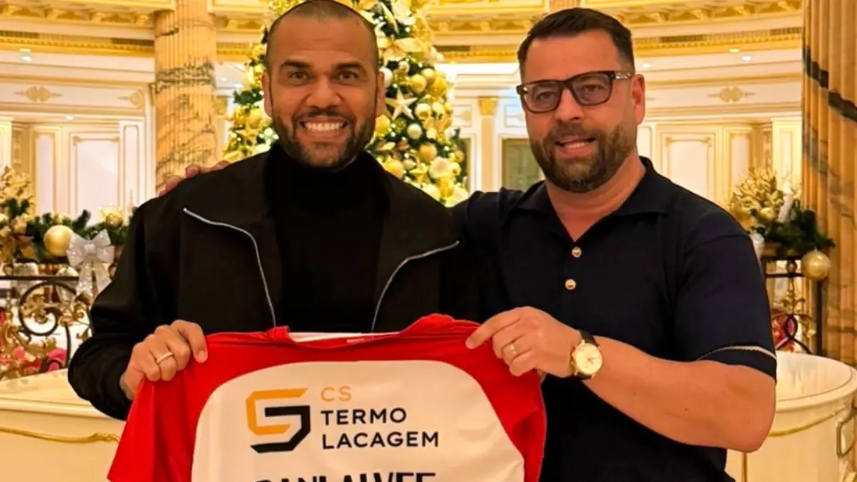  Dani Alves confirma su regreso oficial al mundo del futbol. 