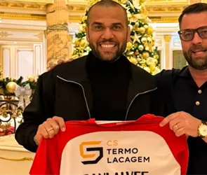 Dani Alves anuncia su regreso al futbol como copropietario de un club en Portugal