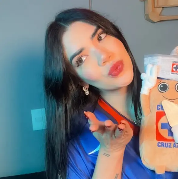 FOTOS: Mich P&eacute;rez, la aficionada de Cruz Azul
