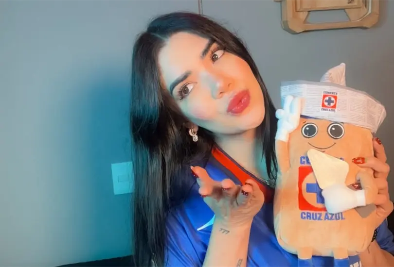 Mich P&eacute;rez, la aficionada de Cruz Azul
