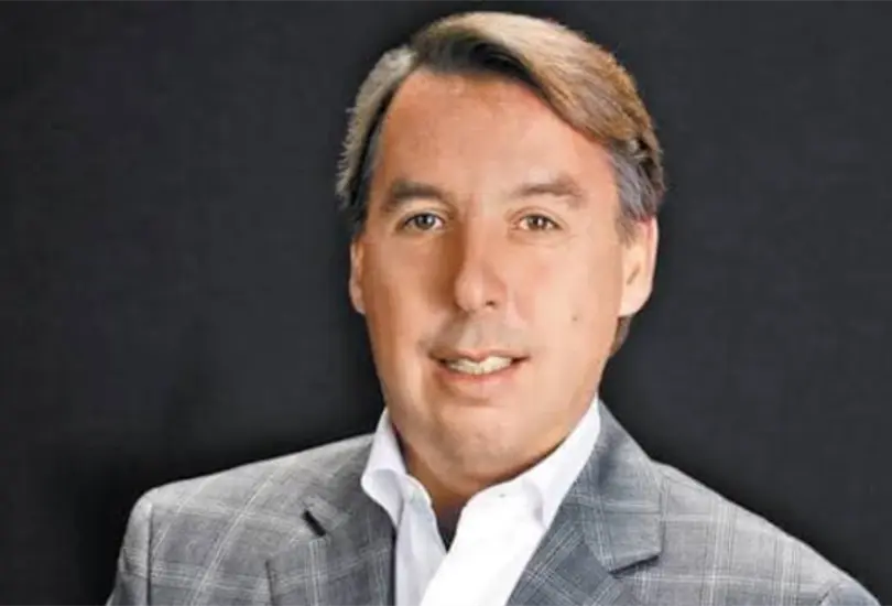 Emilio Azc&aacute;rraga se mueve dentro de Televisa
