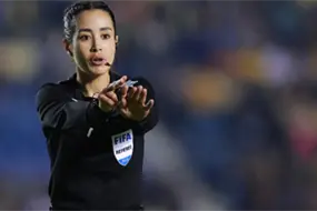 Katia Itzel Garc&iacute;a es reconocida como la sexta mejor &aacute;rbitra del mundo