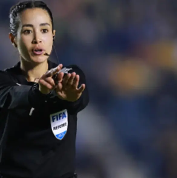 Katia Itzel Garc&iacute;a es reconocida como la sexta mejor &aacute;rbitra del mundo