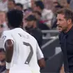 Cholo Simeone se burla de Vinicius en pleno partido de f&uacute;tbol