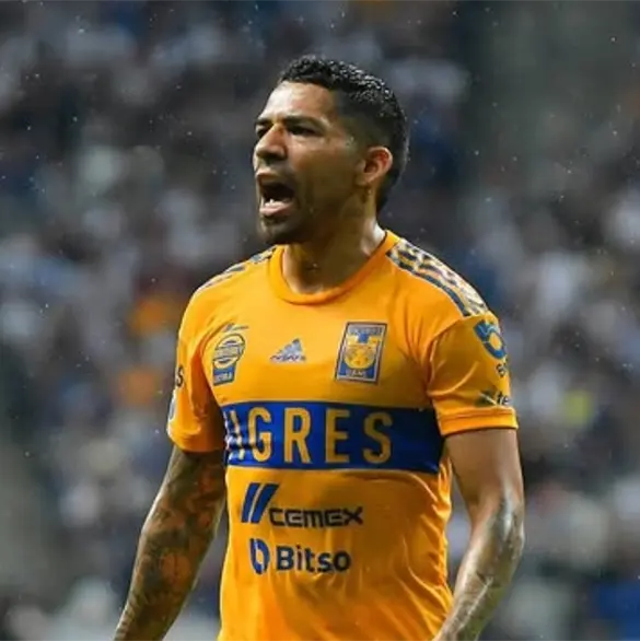 Aquino encuentra equipo tras ser echado de Tigres