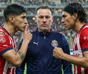 Chivas registra a Guti&eacute;rrez y Pulido pese a rechazo de Milito