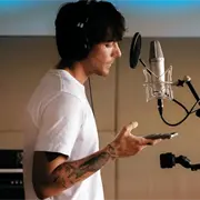 Louis Tomlinson habla de su evoluci&oacute;n y el estreno de How Did I Get Here?