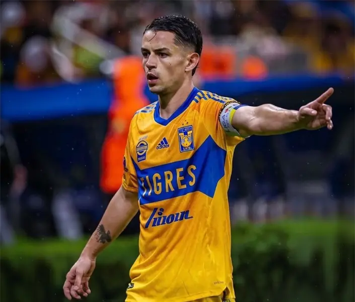 &iquest;Se va de Am&eacute;rica? Lo que se sabe de la posible salida de Fidalgo a Tigres