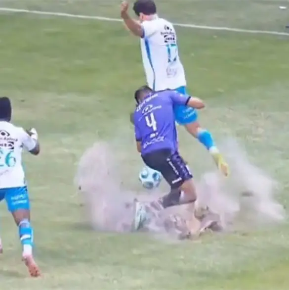 Apenas la J2 y la Liga MX ya nos regaló joyitas surrealistas Apenas la J2 y la Liga MX ya nos regaló joyitas surrealistas