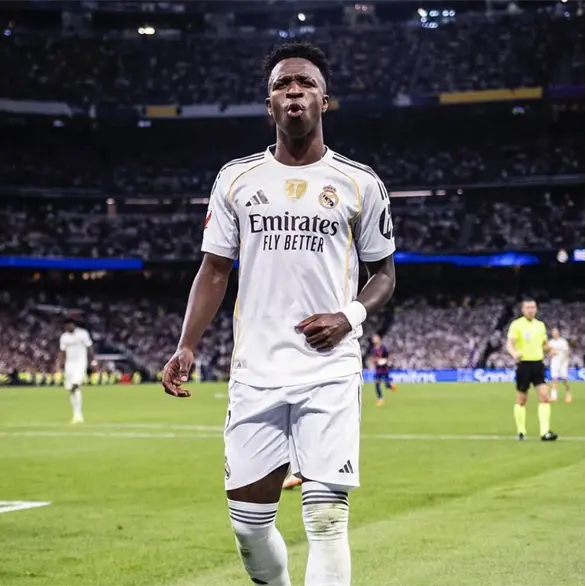 Se cay&oacute; un &iacute;dolo, la reacci&oacute;n de Vinicius Jr a los pitidos en el Bernab&eacute;u