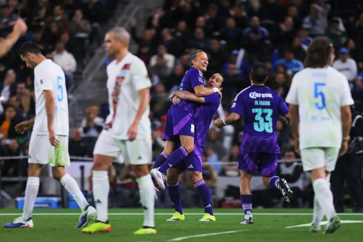  Leyendas de México vencen en penaltis a Leyendas de la FIFA 