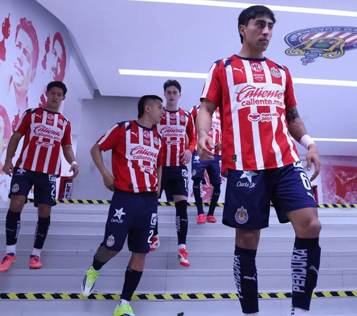  Chivas presume doble liderato 