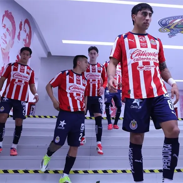 Chivas se consolida en la cima de la Liga MX con doble liderato