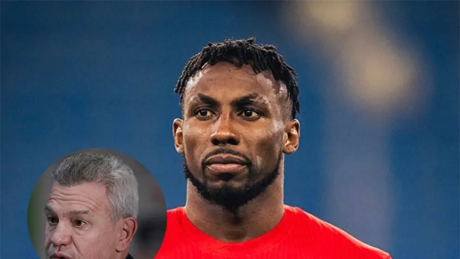 Mensaje a Aguirre, Juli&aacute;n Qui&ntilde;ones levanta la mano para la Copa del Mundo