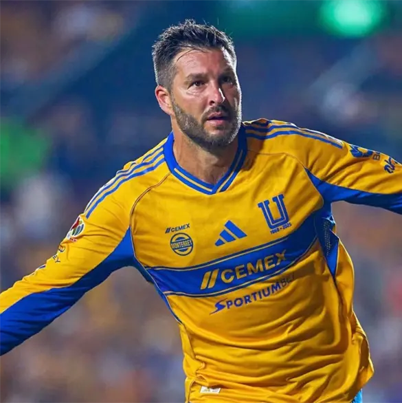 Casi atropellado, Andr&eacute; Pierre Gignac cerca de sufrir accidente