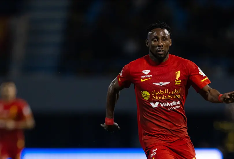 Quiñones pisa los talones de Cristiano Ronaldo y aun así no aparece en la lista de Aguirre. Quiñones pisa los talones de Cristiano Ronaldo y aun así no aparece en la lista de Aguirre.