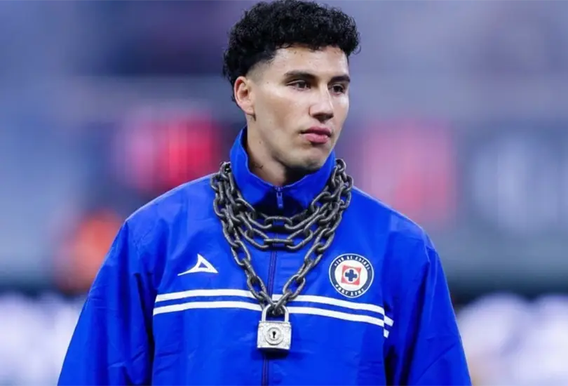 Jorge S&aacute;nchez tiene un candado en Cruz Azul