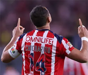 &iquest;Se burla? Chicharito por fin toca el tema de su penal fallado